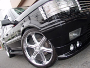 Over Fender, 22" Chrome Wheels